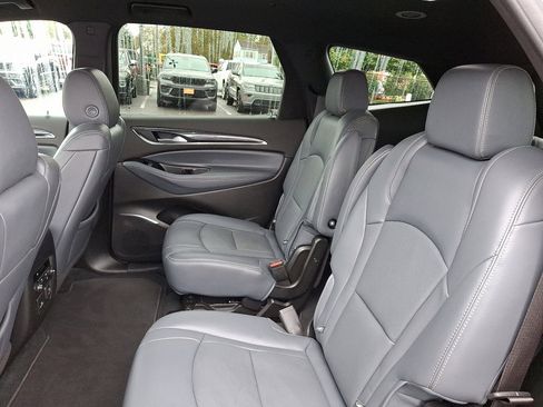 Used 2024 Buick Enclave Premium image 20