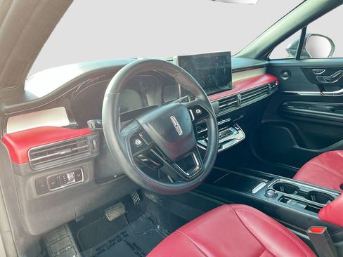 Used 2023 Lincoln Corsair Reserve w/ Equipment Group 202A image 9