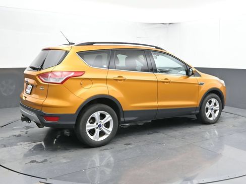 Used 2016 Ford Escape SE w/ SE Leather Comfort Package AWD/4WD image 3