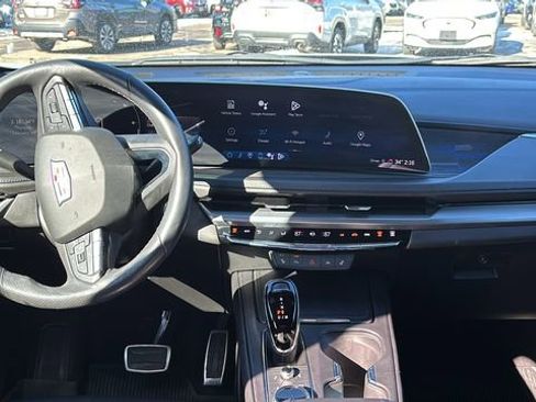 Used 2024 Cadillac XT4 Sport image 13