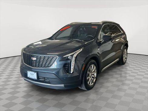 Used 2020 Cadillac XT4 Premium Luxury image 3