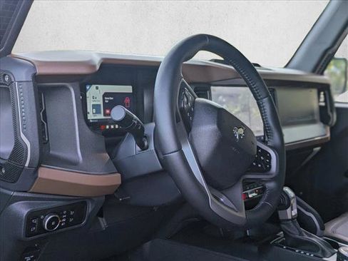 New 2024 Ford Bronco Outer Banks w/ Sasquatch Package image 3