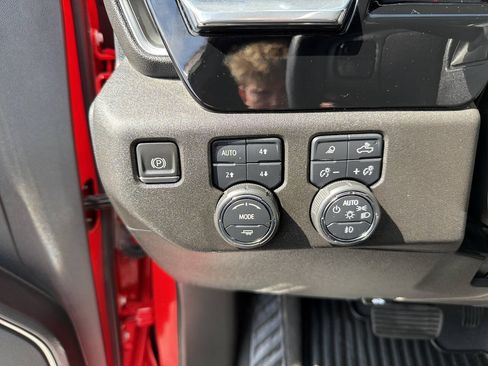 Used 2024 Chevrolet Silverado 2500 LTZ w/ LTZ Convenience Package AWD/4WD image 41