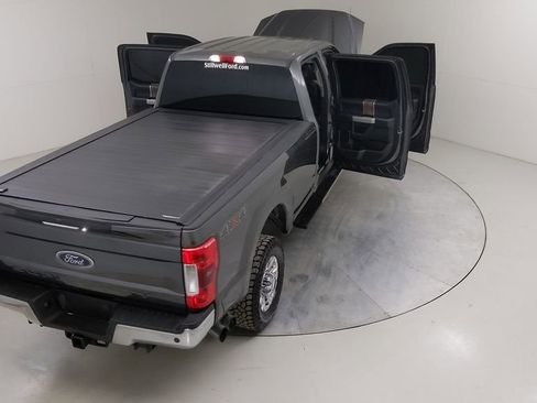 Used 2017 Ford F350 Lariat w/ Chrome Package image 53