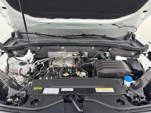 Used 2025 Volkswagen Atlas SE AWD/4WD image 40