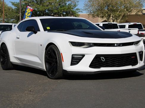 Used 2018 Chevrolet Camaro SS RWD image 1
