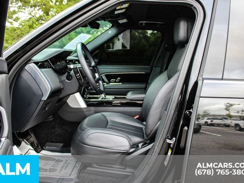 Used 2025 Land Rover Range Rover SE AWD/4WD image 16