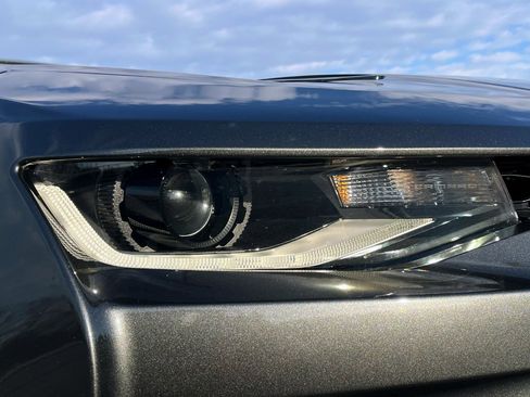 Used 2018 Chevrolet Camaro SS image 42