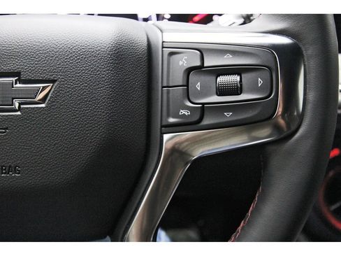 Used 2025 Chevrolet Blazer RS FWD image 19