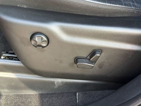 Used 2022 Jeep Grand Cherokee Laredo X image 22