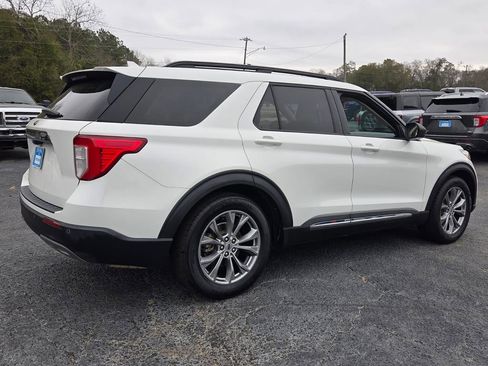 Used 2022 Ford Explorer XLT w/ Equipment Group 202A image 13