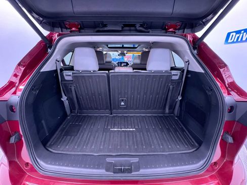 Used 2025 Toyota Highlander Platinum AWD/4WD image 43