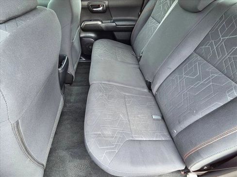 Certified 2017 Toyota Tacoma TRD Sport image 18