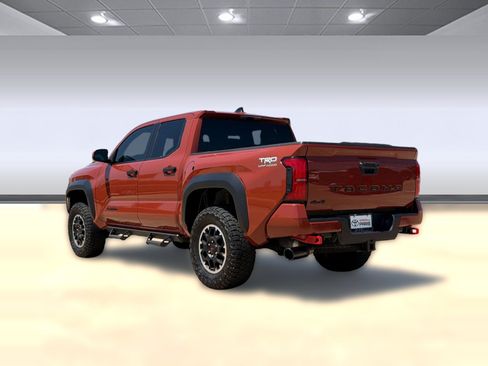 Used 2025 Toyota Tacoma TRD Off-Road AWD/4WD image 3