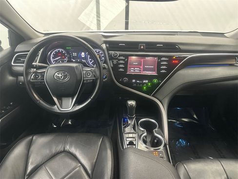 Used 2018 Toyota Camry XLE image 21