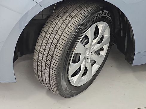 Used 2024 Toyota Corolla LE image 30