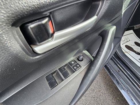 Used 2021 Toyota Corolla LE image 19