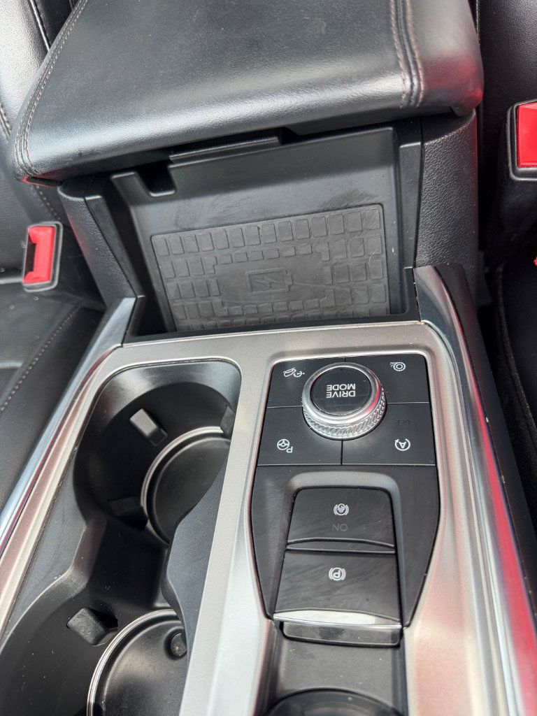 Used 2020 Ford Explorer Platinum w/ Premium Technology Package AWD/4WD image 18