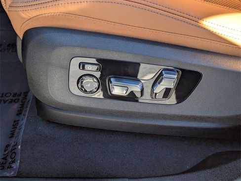 New 2026 BMW X6 xDrive40i w/ Executive Package image 15