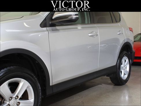 Used 2014 Toyota RAV4 XLE AWD/4WD image 6