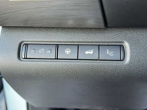 Used 2025 Nissan Pathfinder Platinum image 15