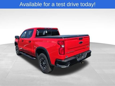 Used 2023 Chevrolet Silverado 1500 ZR2 w/ Technology Package image 3