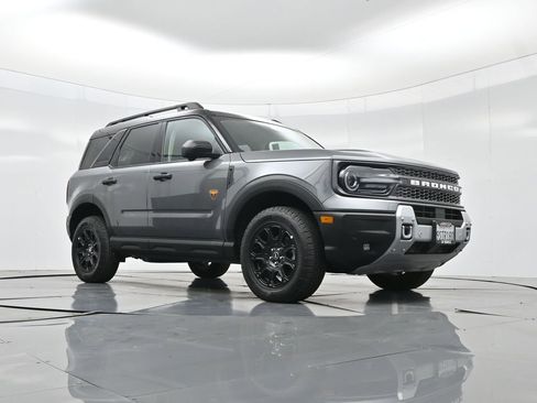 Used 2025 Ford Bronco Sport Badlands image 48