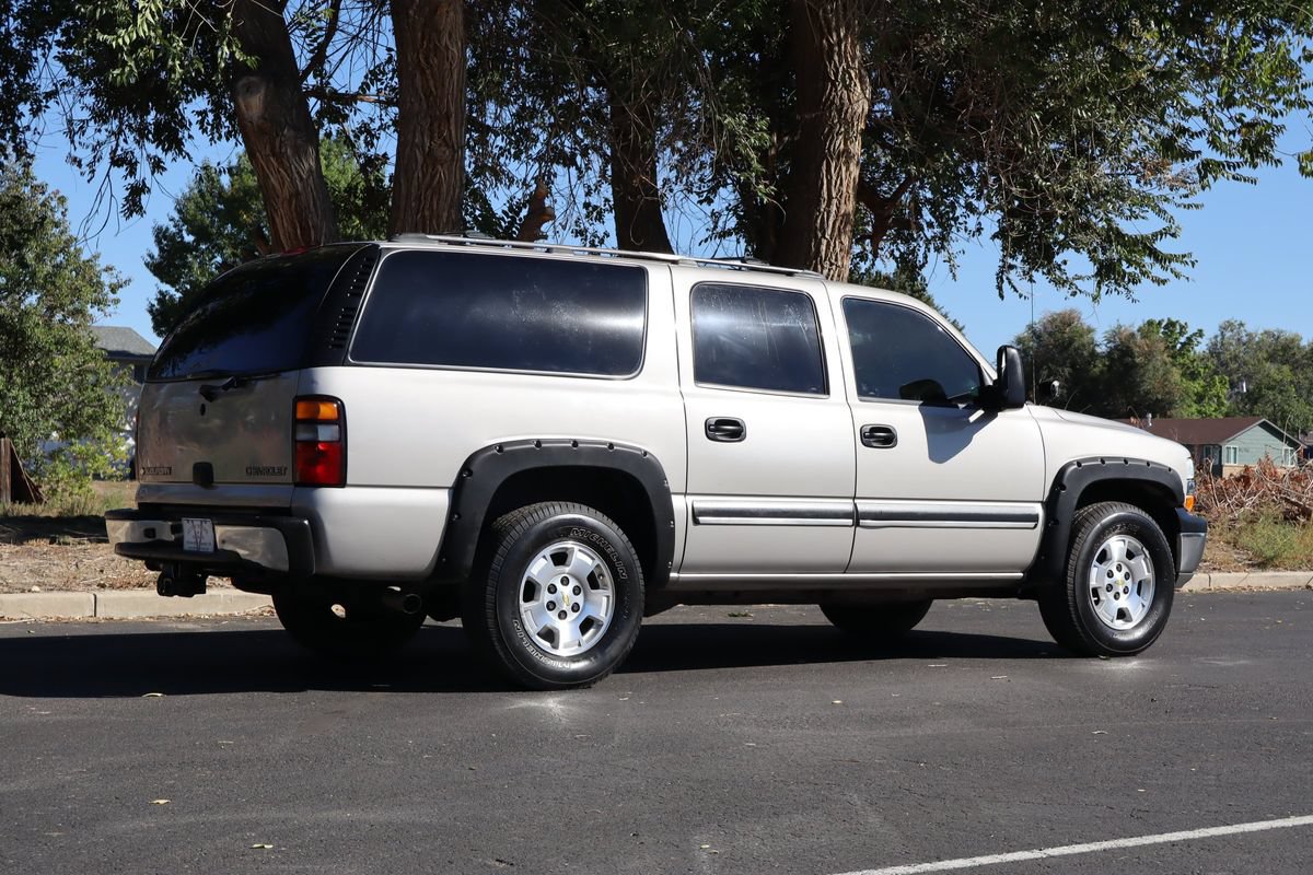 Used 2004 Chevrolet Suburban LS w/ Preferred Equipment Group AWD/4WD image 5