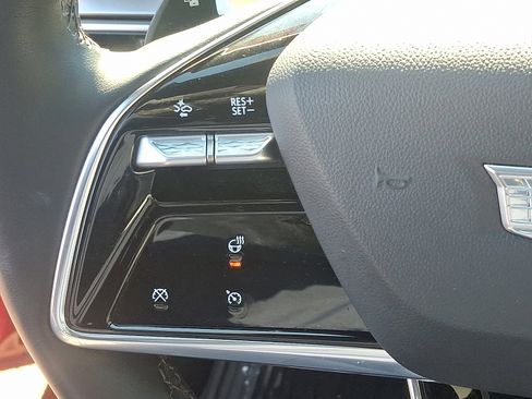 Used 2024 Cadillac Lyriq Luxury image 18