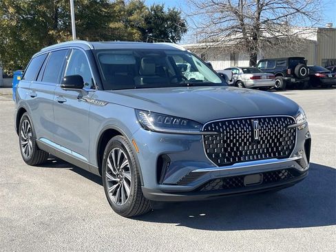 New 2026 Lincoln Aviator Premiere image 6