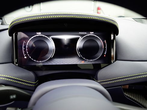 Used 2024 Aston Martin DB12 Coupe image 28