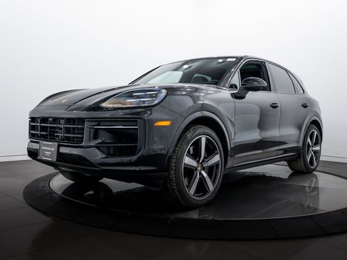 Certified 2025 Porsche Cayenne image 1