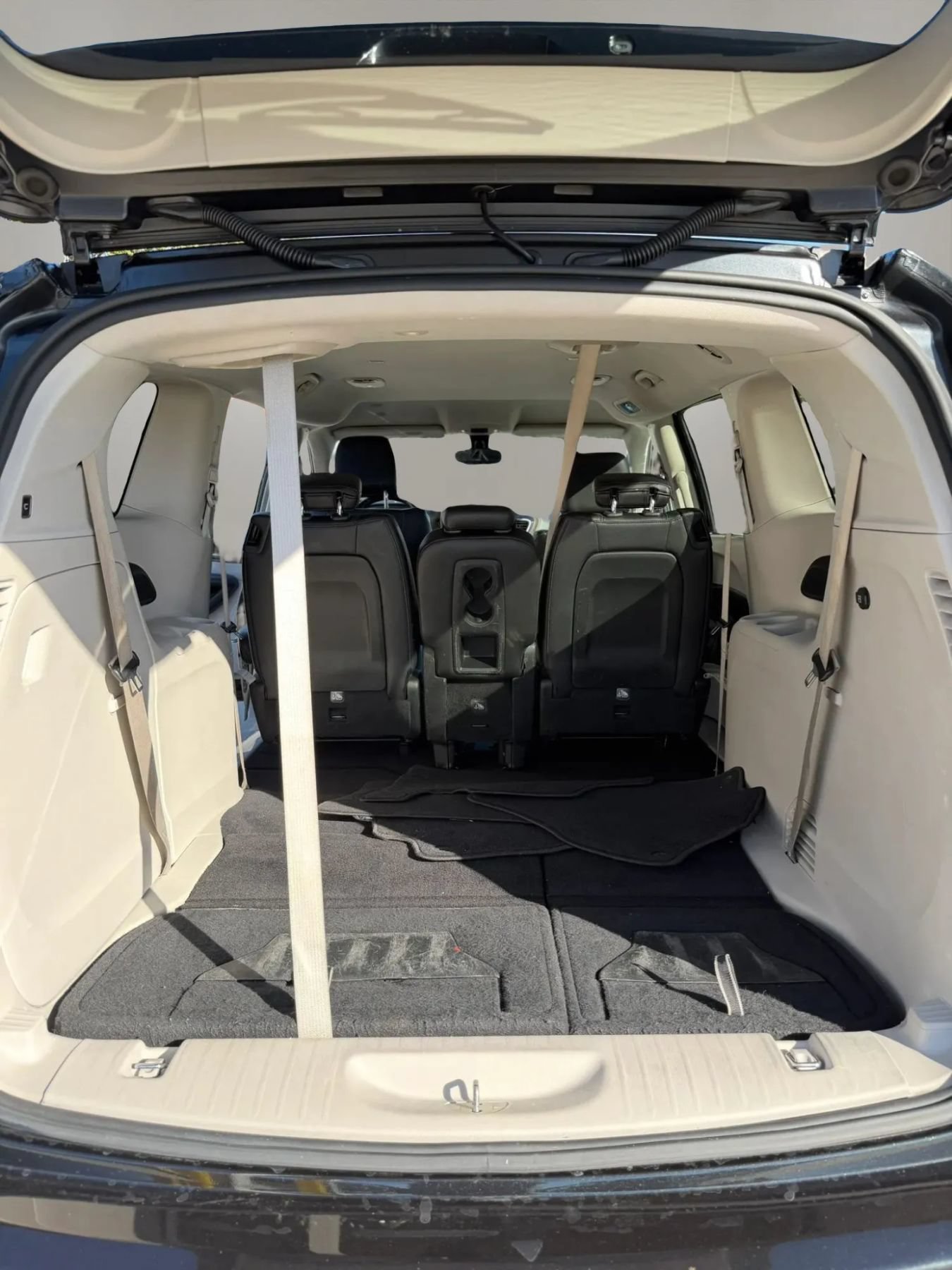 Used 2019 Chrysler Pacifica Touring-L FWD image 10