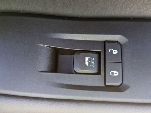 New 2025 Jeep Grand Cherokee Altitude image 37