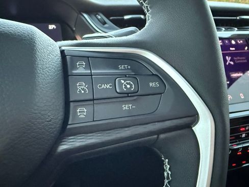 New 2025 Jeep Grand Cherokee L Altitude image 15