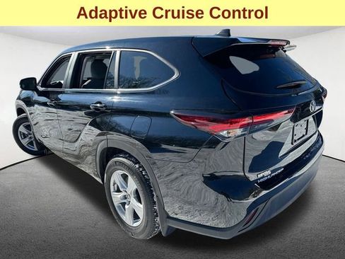 Certified 2024 Toyota Highlander LE image 9