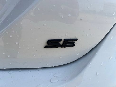 Used 2023 Toyota Camry SE FWD image 12