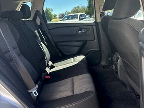 Used 2025 Nissan Rogue SV AWD/4WD image 21