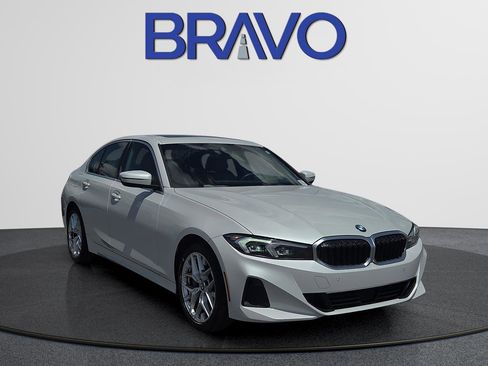 Used 2025 BMW 330i Sedan RWD image 2