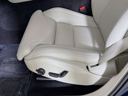 New 2026 Volvo XC60 B5 Ultra w/ Climate Package PRO image 19