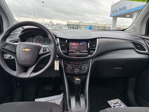 Used 2021 Chevrolet Trax LS image 15
