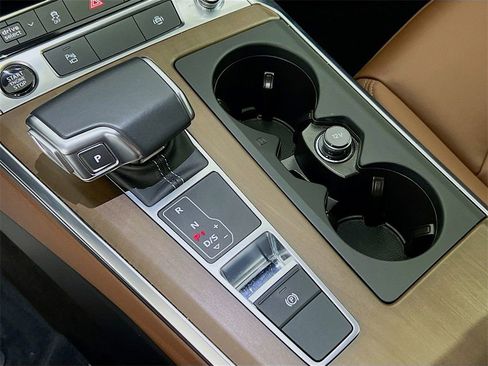 Used 2024 Audi A6 2.0T Premium w/ Convenience Package image 19