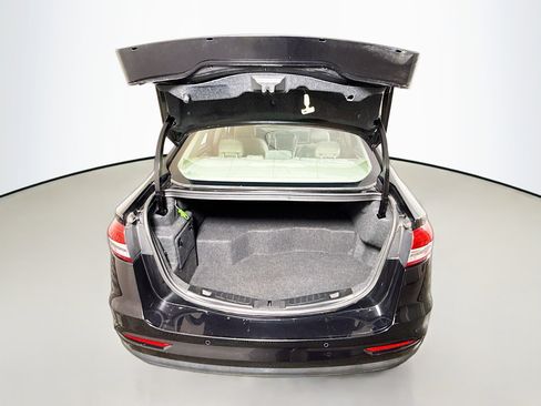 Used 2020 Ford Fusion SE image 24