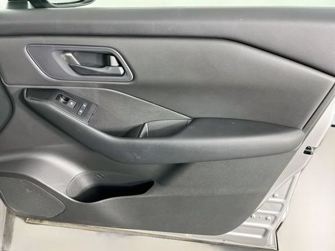 Used 2024 Nissan Rogue S AWD/4WD image 36