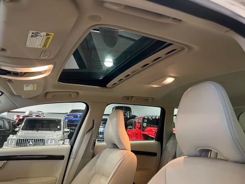Used 2016 Volvo XC70 T5 Premier w/ Proximity Package AWD/4WD image 25