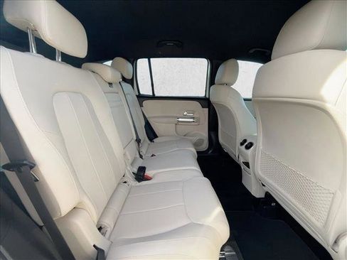 Certified 2025 Mercedes-Benz GLB 250 4MATIC image 18