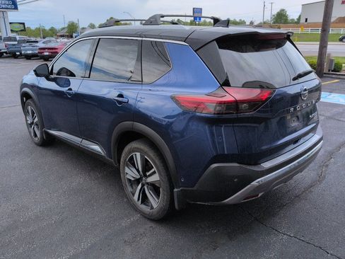 Used 2021 Nissan Rogue Platinum image 4