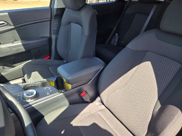 New 2027 Kia Sportage LX FWD image 11
