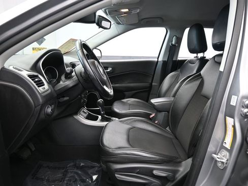 Used 2020 Jeep Compass Latitude image 11