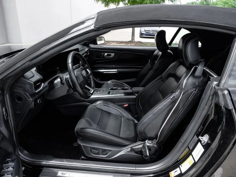 Used 2025 Ford Mustang GT Premium RWD image 19